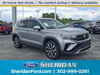 Used 2022 Volkswagen Taos SE image 1