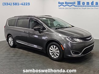 Used 2018 Chrysler Pacifica Touring-L Plus image 1
