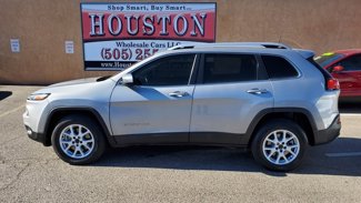 Used 2017 Jeep Cherokee Latitude image 1