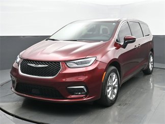 Used 2023 Chrysler Pacifica Touring-L w/ Uconnect Theater Family Group image 1