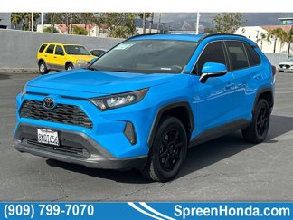 Used 2019 Toyota RAV4 LE image 1