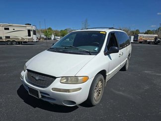 Used 2000 Chrysler Town & Country LX image 1