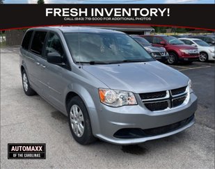 Used 2017 Dodge Grand Caravan SE w/ UConnect Hands-Free Group image 1