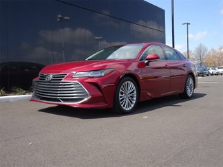Used 2020 Toyota Avalon Limited image 1