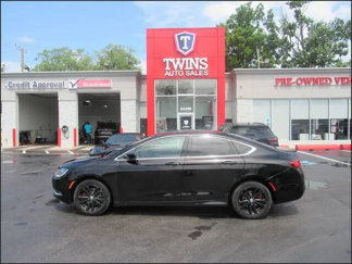 Used 2016 Chrysler 200 Limited image 1