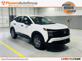 Used 2025 Nissan Kicks S image 1