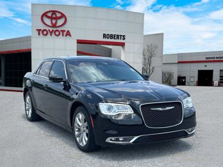 Used 2016 Chrysler 300 Limited image 1