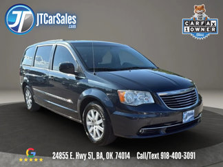 Used 2014 Chrysler Town & Country Touring image 1