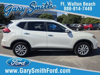 Used 2017 Nissan Rogue SV image 1