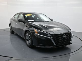 Used 2024 Nissan Altima 2.5 SV image 1
