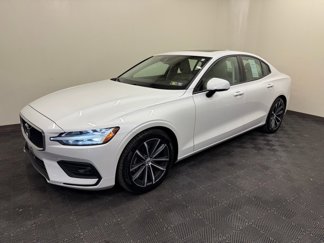 Used 2021 Volvo S60 T6 Momentum image 1