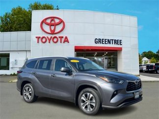 Certified 2024 Toyota Highlander XLE image 1