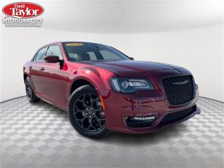 Used 2023 Chrysler 300 Touring L image 1