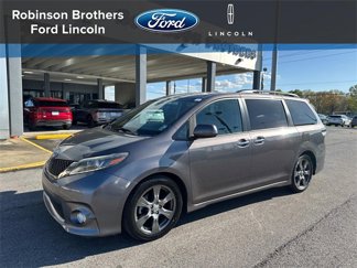 Used 2017 Toyota Sienna SE image 1