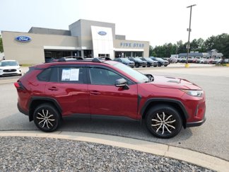 Used 2019 Toyota RAV4 LE image 1