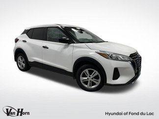 Used 2022 Nissan Kicks S image 1