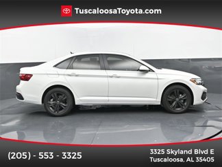 Used 2024 Volkswagen Jetta SE w/ Panoramic Sunroof Package image 1