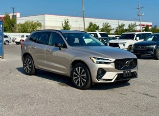 Used 2025 Volvo XC60 B5 Plus image 1