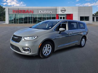 Used 2023 Chrysler Pacifica Touring-L w/ Uconnect Theater Family Group image 1