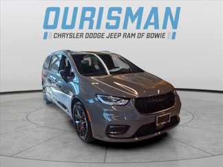New 2025 Chrysler Pacifica Limited image 1