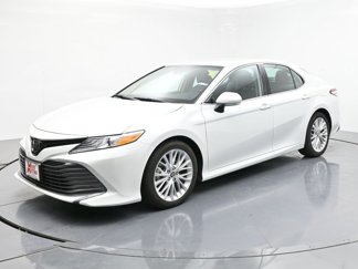 Used 2020 Toyota Camry XLE image 1