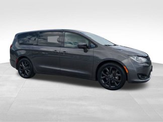 Used 2020 Chrysler Pacifica Touring w/ S Appearance Package image 1
