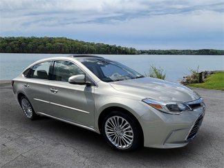 Used 2017 Toyota Avalon Limited image 1