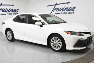 Used 2022 Toyota Camry LE image 1