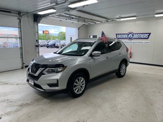 Used 2018 Nissan Rogue SV image 1