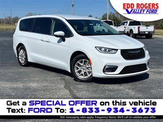 Used 2023 Chrysler Pacifica Touring-L image 1