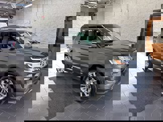 Used 2019 Ford Explorer XLT w/ Equipment Group 202A image 1