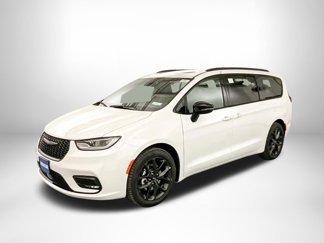 New 2024 Chrysler Pacifica Limited w/ Uconnect Theater Family Group image 1