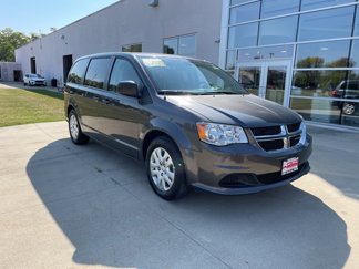 Used 2019 Dodge Grand Caravan SE w/ UConnect Hands-Free Group image 1