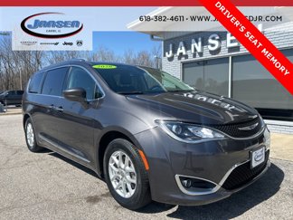 Used 2020 Chrysler Pacifica Touring-L image 1