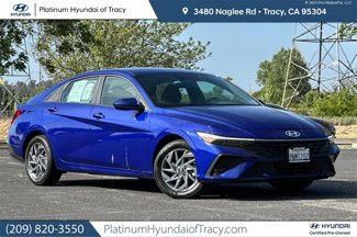 Used 2024 Hyundai Elantra Blue image 1
