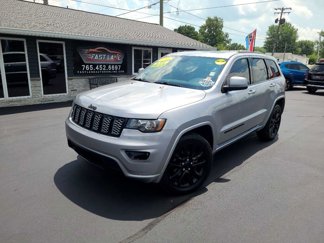 Used 2020 Jeep Grand Cherokee Altitude image 1