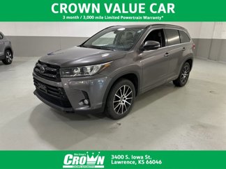 Used 2017 Toyota Highlander SE image 1
