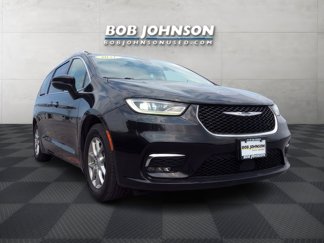 Used 2021 Chrysler Pacifica Touring-L image 1