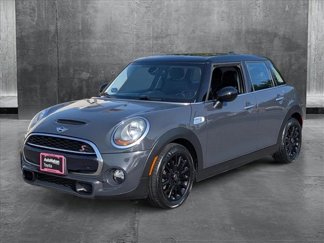 Used 2017 MINI Cooper S image 1