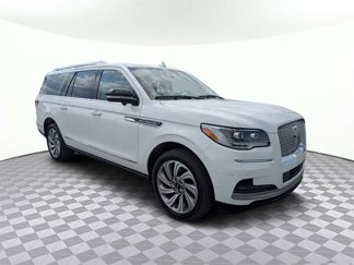 Used 2023 Lincoln Navigator L Reserve image 1