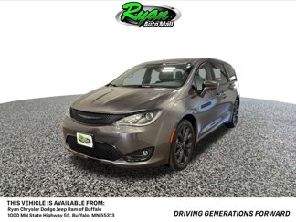 Used 2020 Chrysler Pacifica Touring w/ S Appearance Package image 1