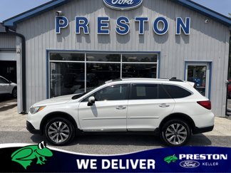 Used 2017 Subaru Outback 3.6R Touring image 1