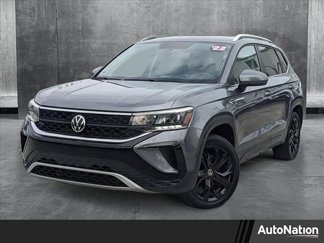 Used 2022 Volkswagen Taos SE image 1