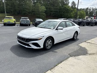 New 2025 Hyundai Elantra SE image 1