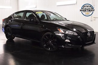 Used 2022 Nissan Altima 2.5 SR image 1
