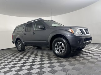 Used 2015 Nissan Frontier PRO-4X image 1