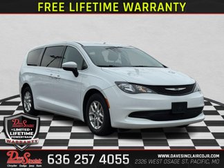 Used 2023 Chrysler Voyager LX image 1