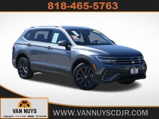 Used 2023 Volkswagen Tiguan SE image 1