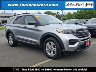 Used 2024 Ford Explorer XLT image 1