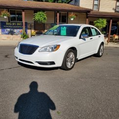 Used 2012 Chrysler 200 Limited image 1